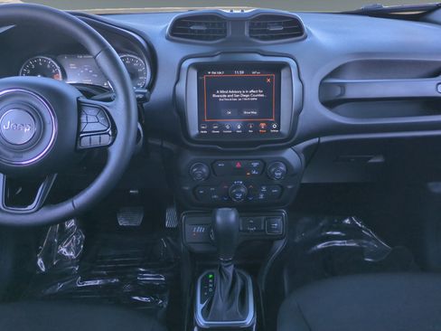 Used 2022 Jeep Renegade Altitude w/ Convenience Group image 11