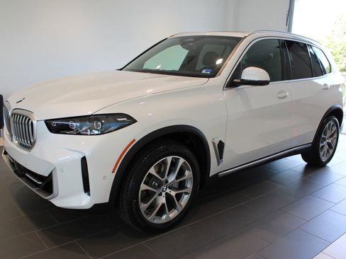 New 2026 BMW X5 xDrive40i w/ Climate Comfort Package AWD/4WD image 11