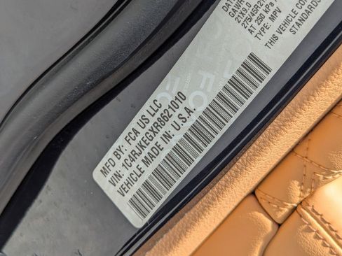 Used 2024 Jeep Grand Cherokee L Summit AWD/4WD image 45