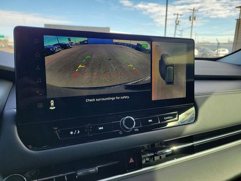 Used 2025 Mitsubishi Outlander SE image 14