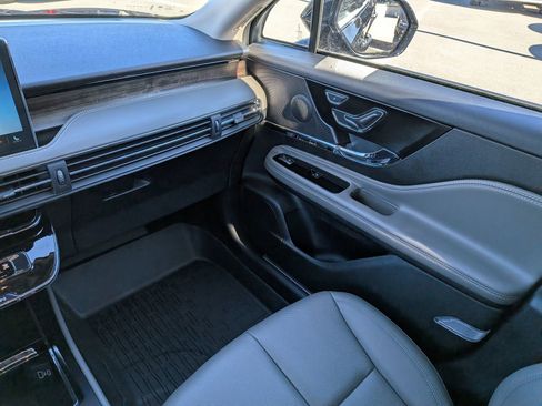 New 2026 Lincoln Corsair Reserve image 19