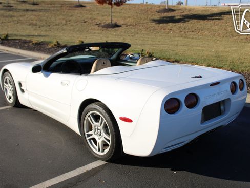 Used 1998 Chevrolet Corvette Convertible image 9