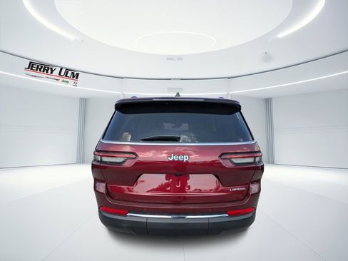 New 2025 Jeep Grand Cherokee L Laredo image 4