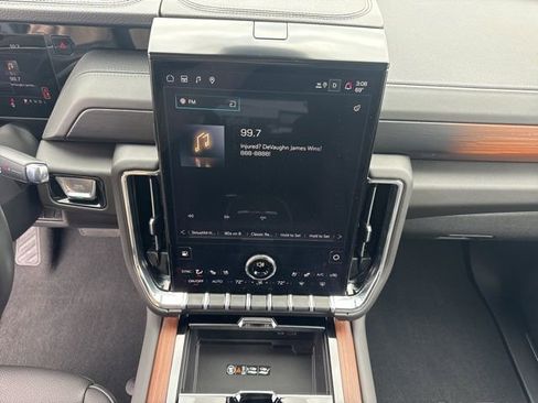 Used 2026 GMC Yukon Denali w/ Sun & Power Step Package image 12