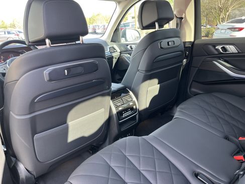 Used 2025 BMW X7 xDrive40i w/ Parking Assistance Package image 21