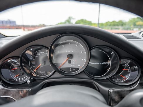 Used 2015 Porsche Panamera GTS AWD/4WD image 29