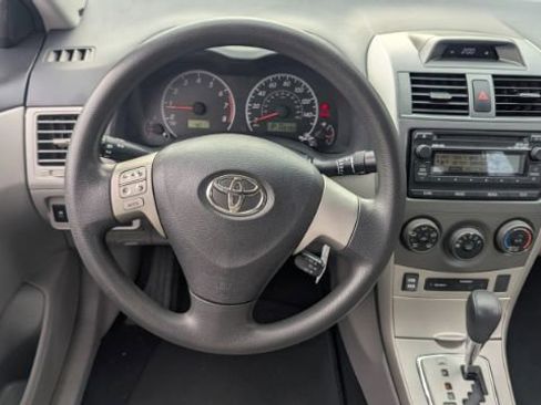 Used 2012 Toyota Corolla LE image 23