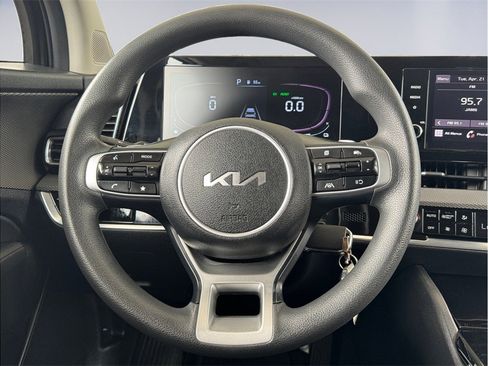 Used 2023 Kia Sportage LX image 12