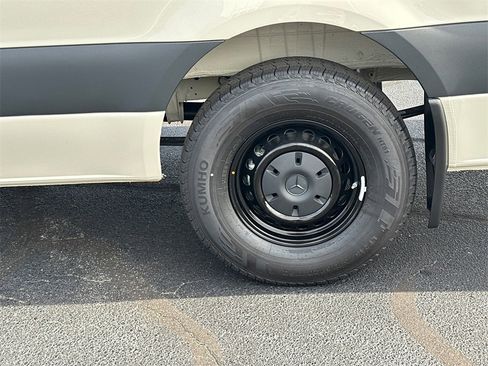 New 2026 Mercedes-Benz Sprinter 2500 image 19