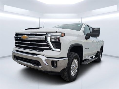 Used 2024 Chevrolet Silverado 2500 LTZ image 7