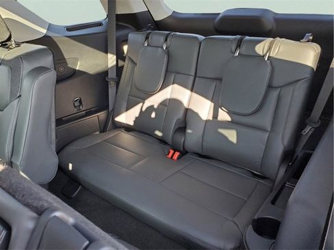 New 2025 Ford Explorer Active w/ Active Comfort Package image 36