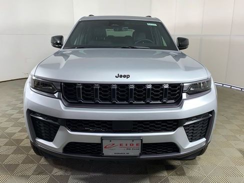 New 2026 Jeep Grand Cherokee L 4WD image 3