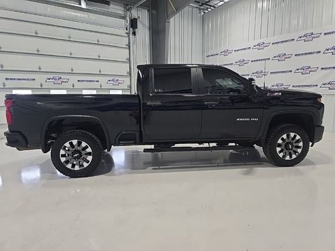 Used 2022 Chevrolet Silverado 2500 Custom w/ Custom Value Package image 10