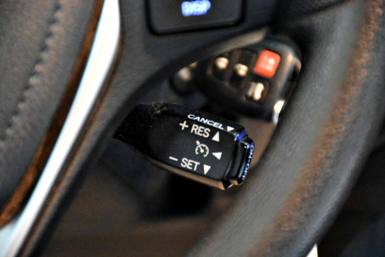 Used 2016 Toyota Corolla LE FWD image 15