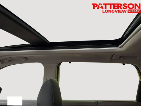 Used 2023 Nissan Rogue Platinum FWD image 7