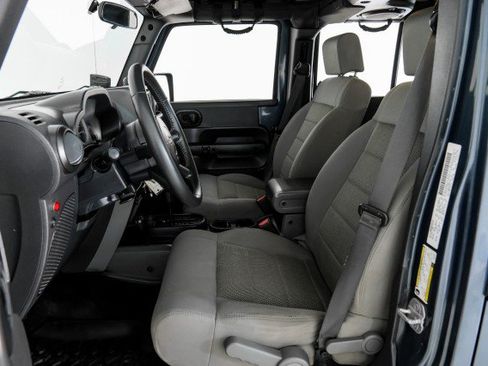 Used 2008 Jeep Wrangler Unlimited Rubicon w/ Dual Top Group AWD/4WD image 25