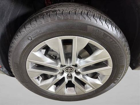 Used 2023 Toyota RAV4 XLE Premium FWD image 12