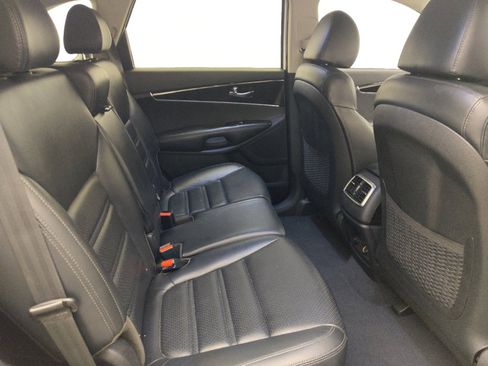 Used 2020 Kia Sorento EX AWD/4WD image 19