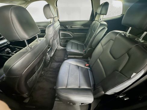 Used 2025 Kia Telluride S FWD image 29