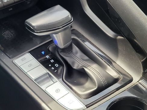 Used 2021 Hyundai Elantra Limited FWD image 15