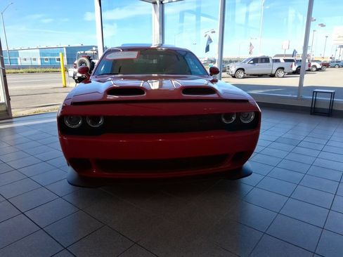 Used 2023 Dodge Challenger SRT Hellcat w/ Driver Convenience Group RWD image 3