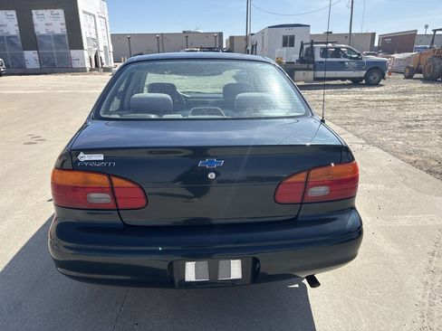 Used 1998 Chevrolet Prizm w/ Preferred Equipment Group 3 image 4