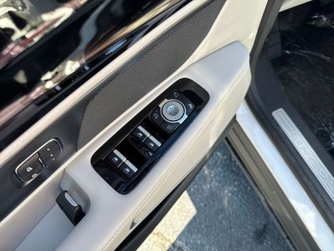 New 2026 Lincoln Nautilus Premier image 10