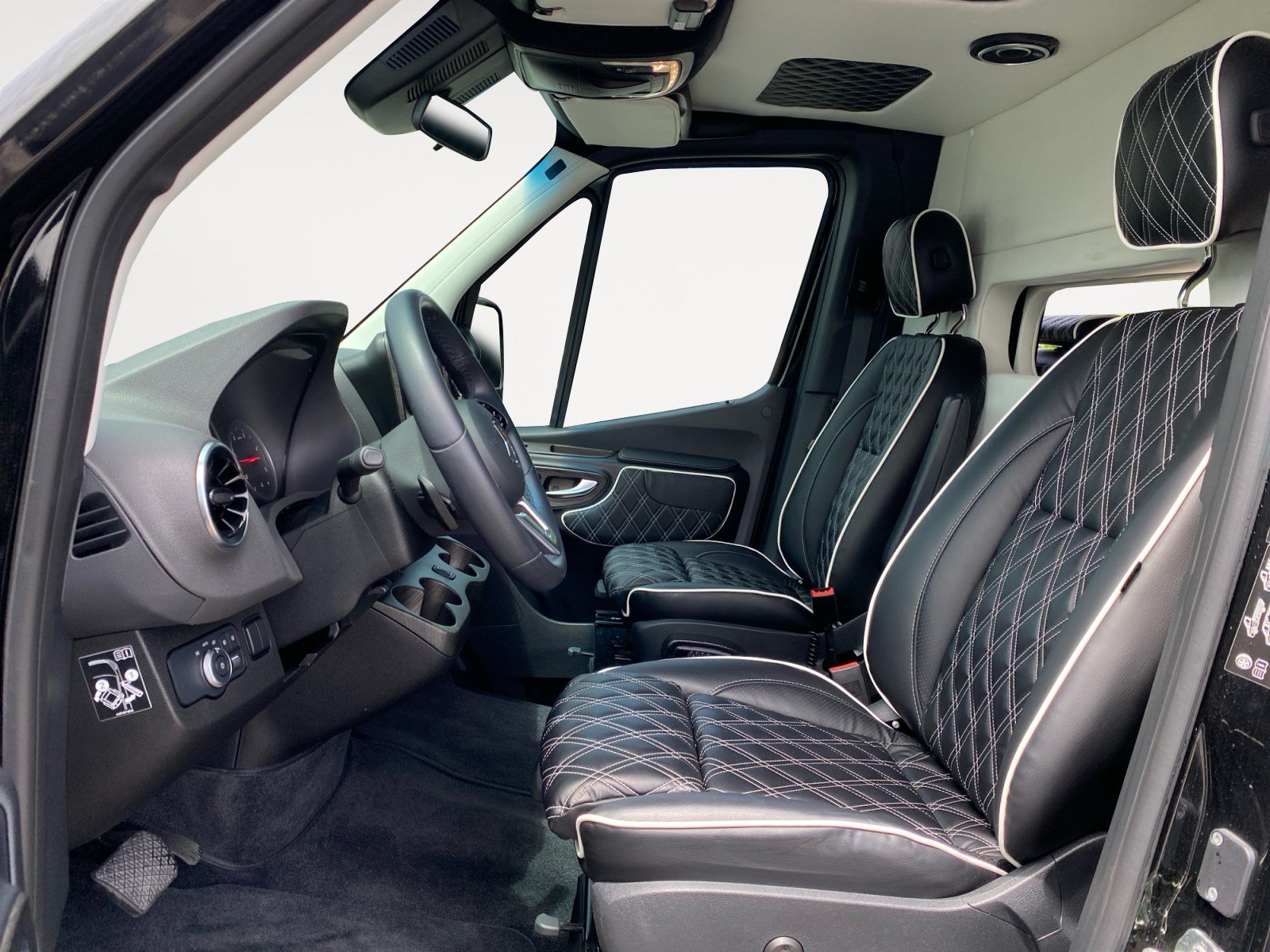 Used 2022 Mercedes-Benz Sprinter 3500 image 11