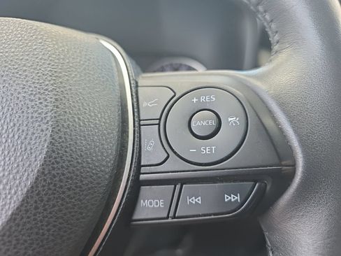 Certified 2020 Toyota RAV4 XLE w/ Convenience Package AWD/4WD image 18