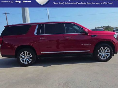 Used 2023 GMC Yukon XL SLT w/ SLT Premium Package RWD image 9