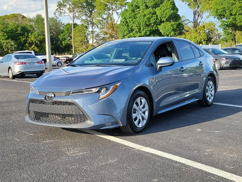 Certified 2022 Toyota Corolla LE image 3
