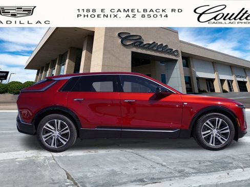 New 2025 Cadillac Lyriq Luxury image 2