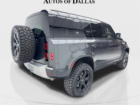 Used 2022 Land Rover Defender 110 SE image 9