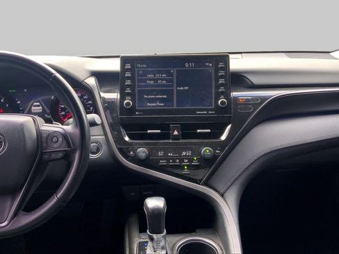 Used 2022 Toyota Camry XSE FWD image 6