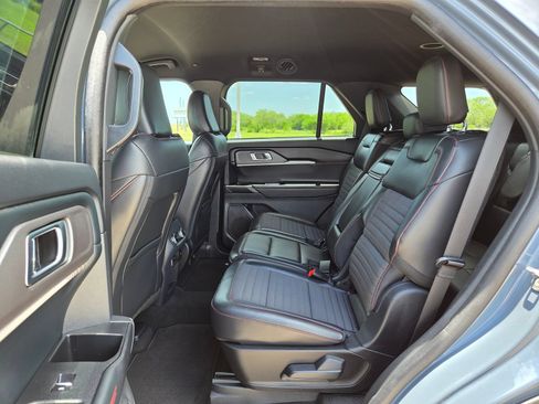 Used 2025 Ford Explorer ST-Line RWD image 14