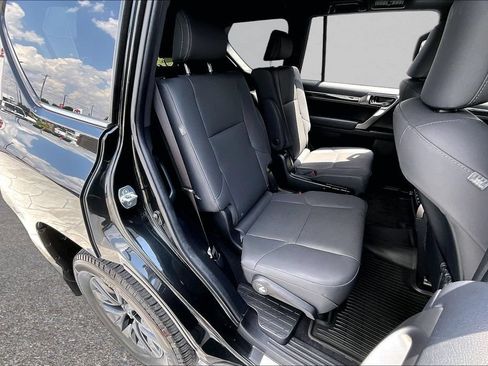 Used 2023 Lexus GX 460 Premium AWD/4WD image 26