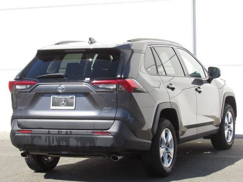 Used 2019 Toyota RAV4 XLE w/ Carpet Mat Package AWD/4WD image 6