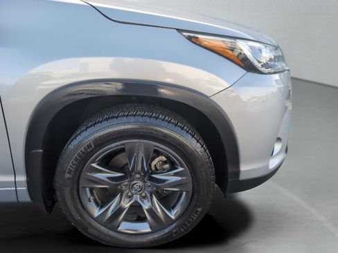 Used 2018 Toyota Highlander Limited Platinum image 38