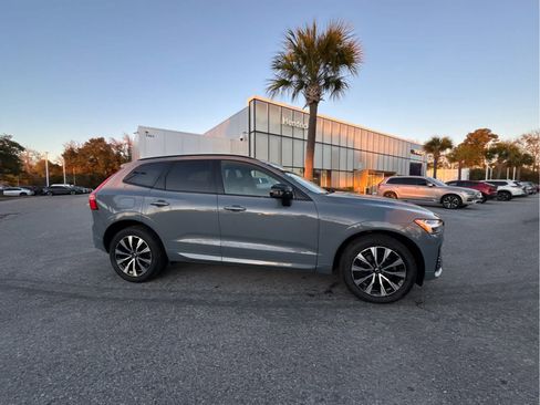 Certified 2023 Volvo XC60 B5 Plus w/ Climate Package image 21