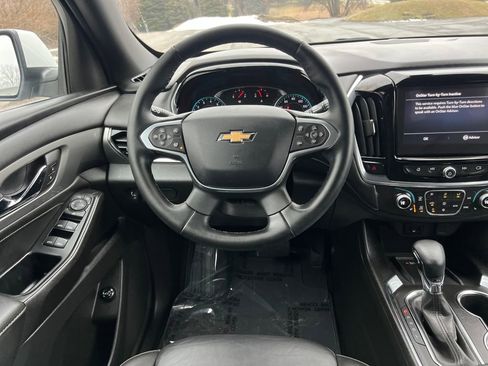 Used 2023 Chevrolet Traverse LT image 23