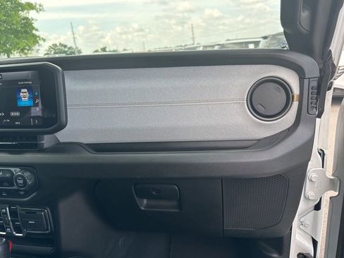 Used 2025 Jeep Wrangler Unlimited Sport AWD/4WD image 17