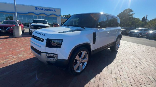 Used 2024 Land Rover Defender 110 SE AWD/4WD image 6