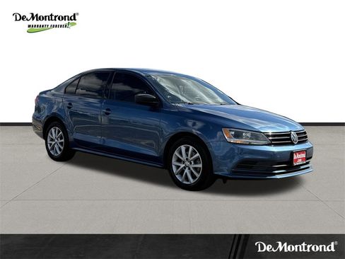 Used 2015 Volkswagen Jetta SE image 3