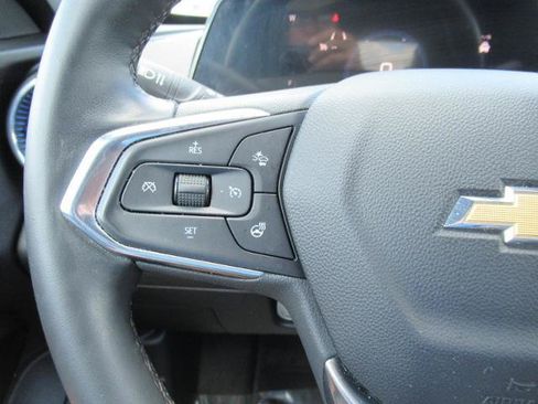 Used 2025 Chevrolet Trax LT w/ Driver Confidence Package FWD image 23