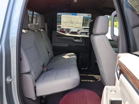 New 2026 GMC Sierra 1500 SLE w/ Preferred Package AWD/4WD image 23
