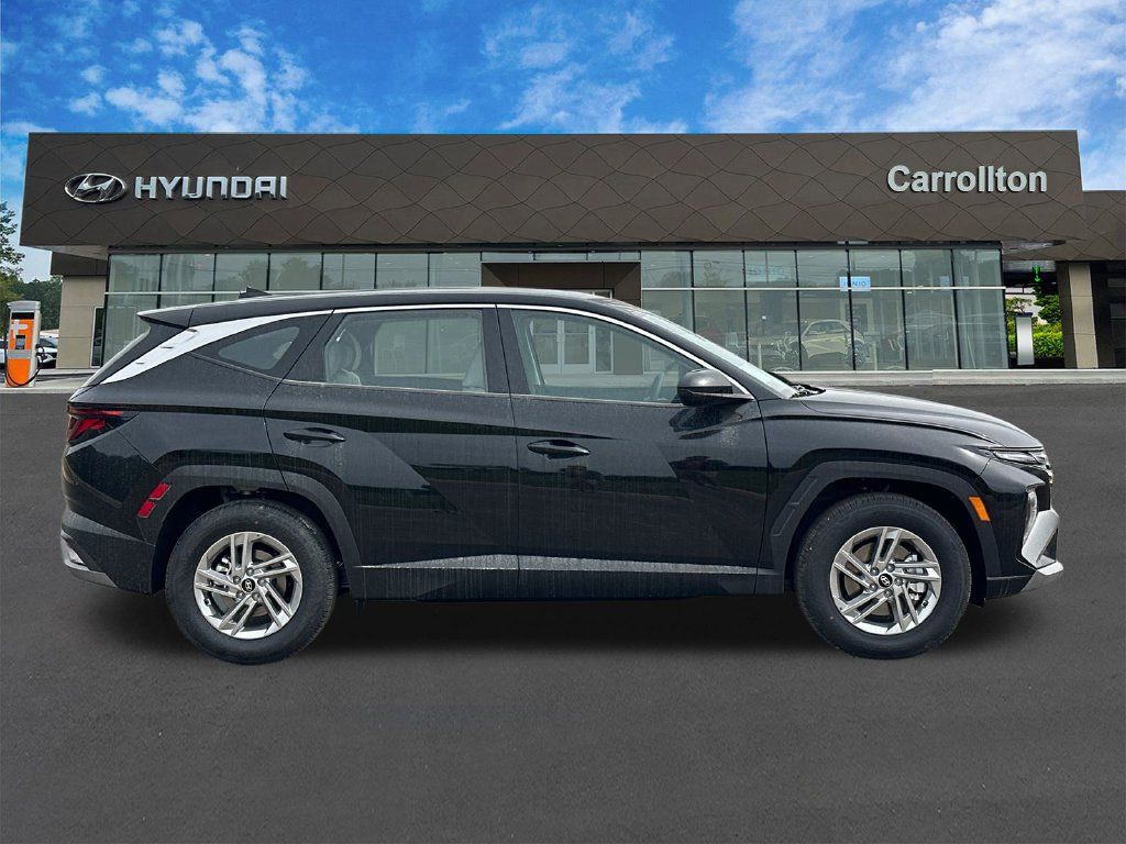 Certified 2026 Hyundai Tucson SE FWD image 4
