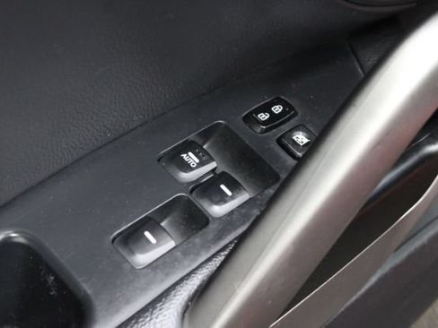 Used 2013 Hyundai Veloster Turbo FWD image 12