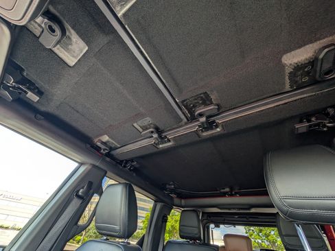 Used 2024 Ford Bronco Outer Banks AWD/4WD image 32