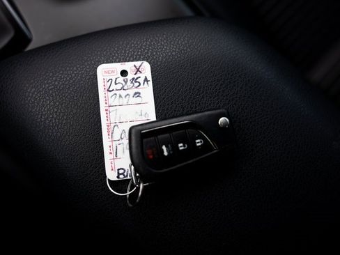 Certified 2023 Toyota Camry SE image 24