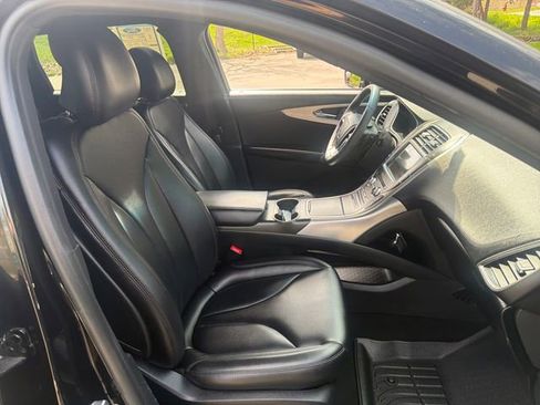 Used 2019 Lincoln Nautilus Premier AWD/4WD image 13